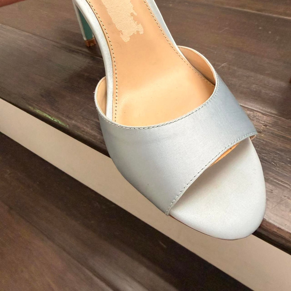 Betsy Johnson x Davids Bridal Satin Baby Blue Rhinestone Bow Back Heels Size 10 - Picture 8 of 9